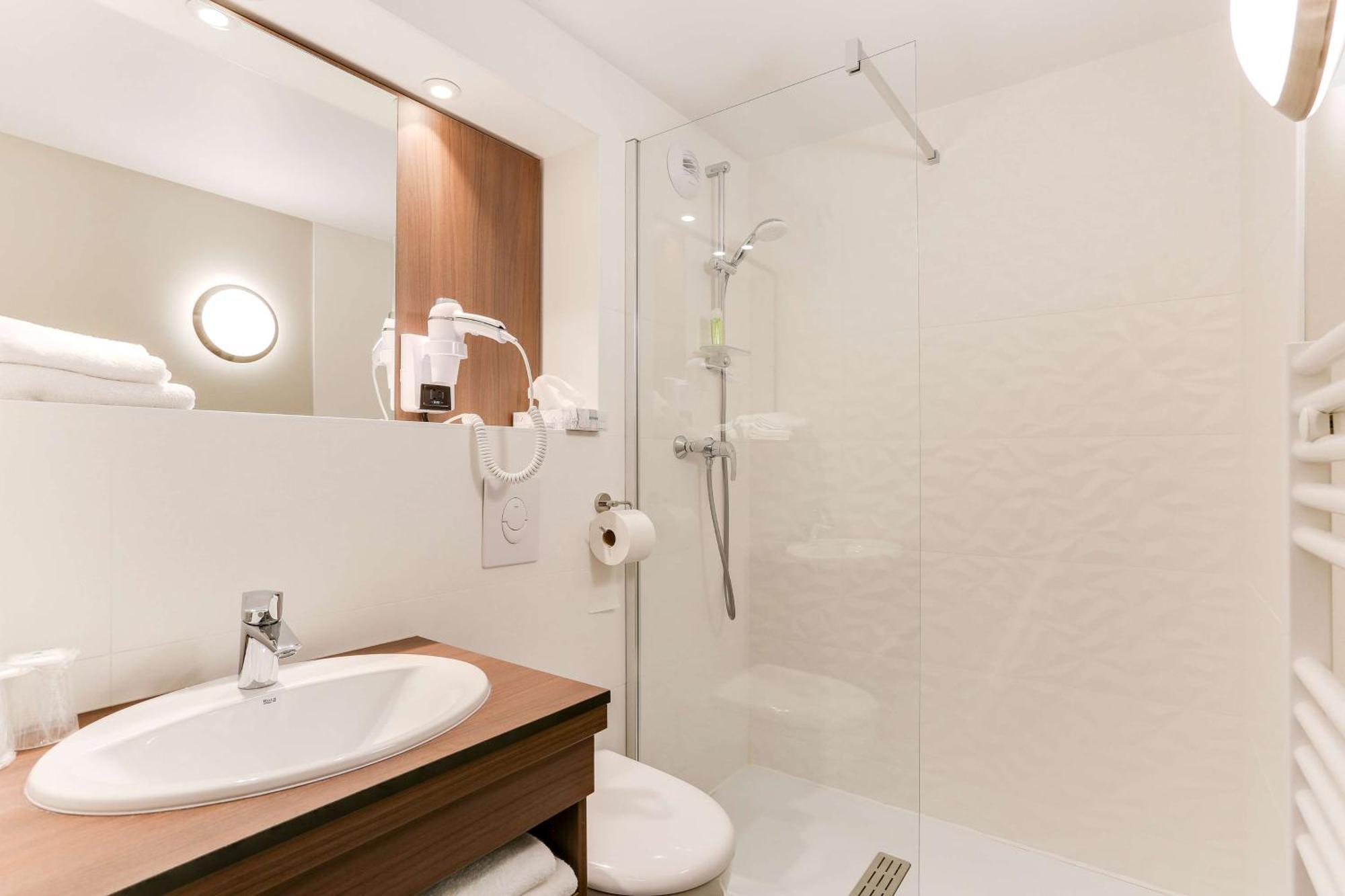 Brit Hotel Caen Nord - Memorial Zewnętrze zdjęcie